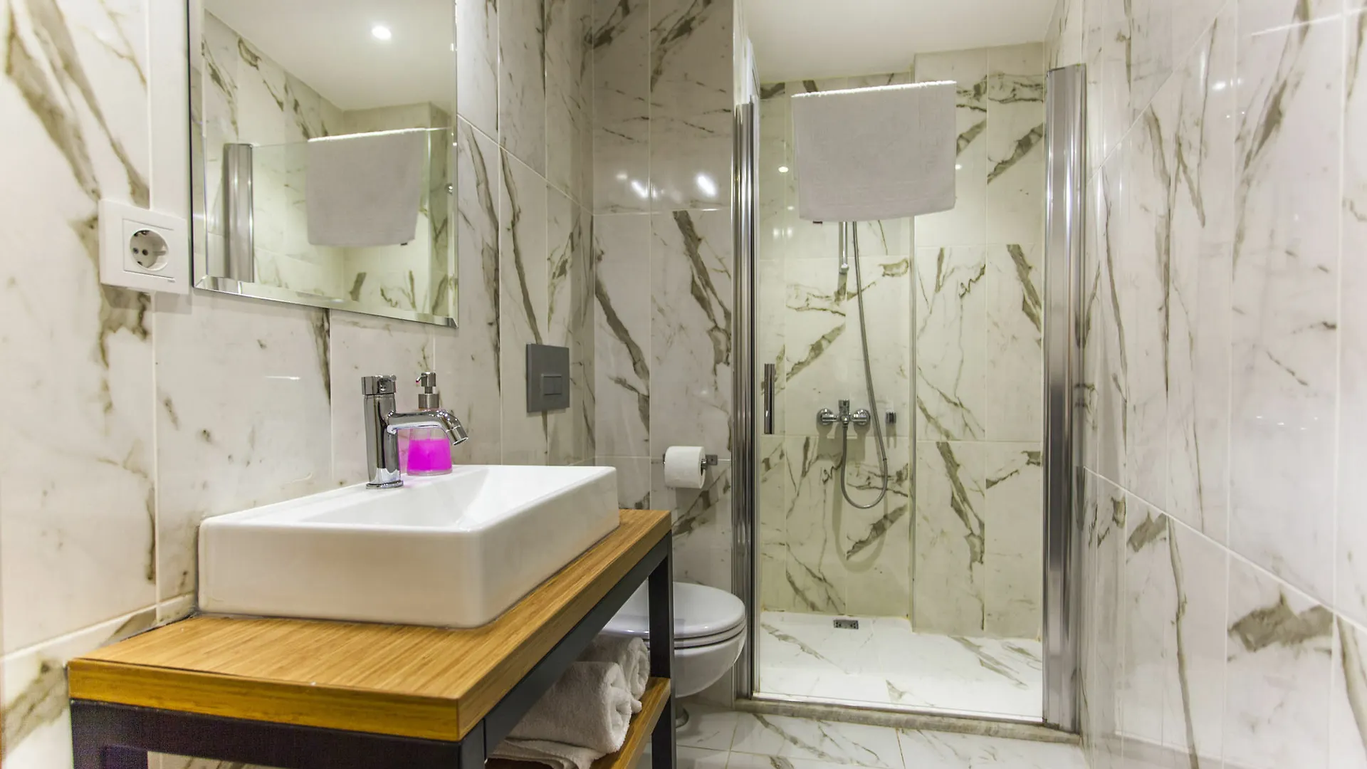 Holas Apartments Istanbul